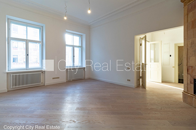 Fasādes māja, renovēta māja, fasāde ar dekoratīvo apmetumu, slēgts pagalms, ieeja no ielas Rīga - foto 1