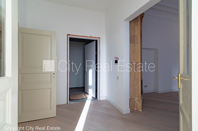 Fasādes māja, renovēta māja, fasāde ar dekoratīvo apmetumu, slēgts pagalms, ieeja no ielas Rīga - foto 10