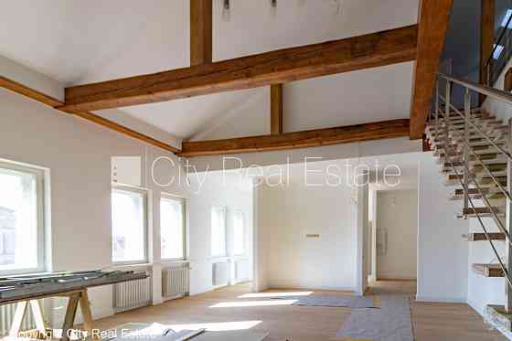 Фасадный дом, реновированный дом, фасад с декоративной штукатуркой, закрытый Rīga