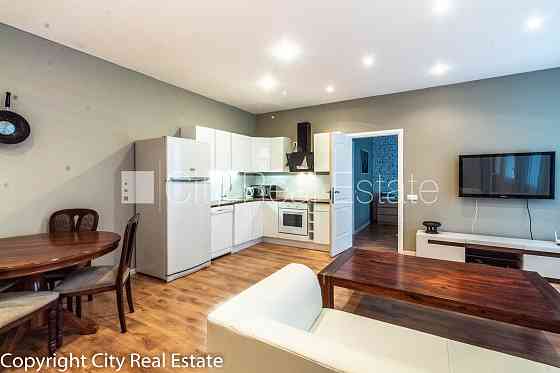 Фасадный дом, реновированный дом, закрытый двор, возможность аренды парковки, Rīga