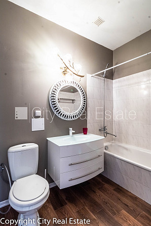 Фасадный дом, реновированный дом, закрытый двор, возможность аренды парковки, Рига - изображение 13