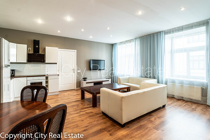 Фасадный дом, реновированный дом, закрытый двор, возможность аренды парковки, Рига - изображение 1