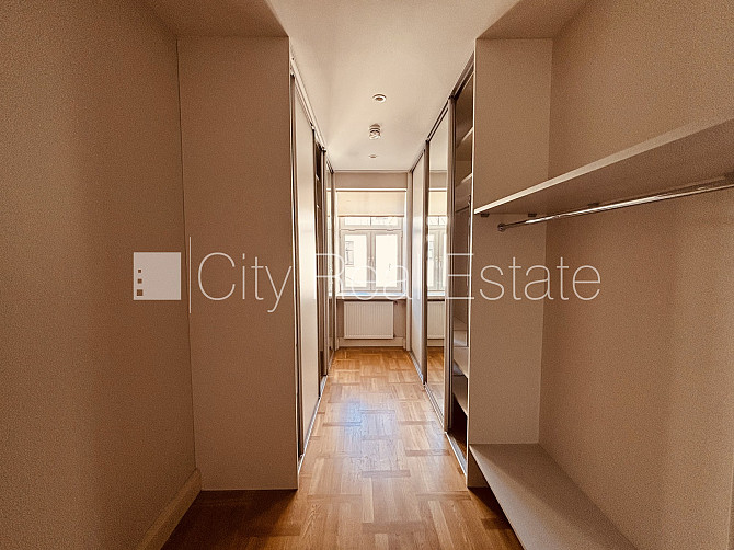 Реновированный дом, место для машины, объект охраняет физическая охрана, Рига - изображение 16