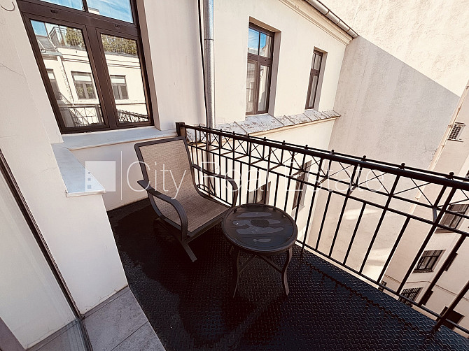 Реновированный дом, место для машины, объект охраняет физическая охрана, Рига - изображение 18