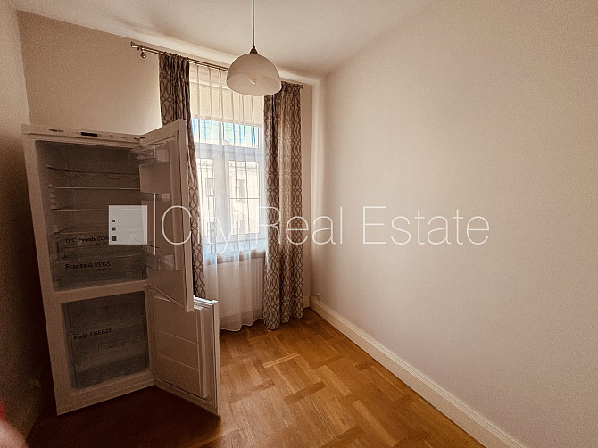 Реновированный дом, место для машины, объект охраняет физическая охрана, Рига - изображение 10