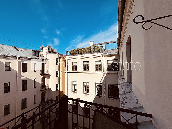 Реновированный дом, место для машины, объект охраняет физическая охрана, Рига - изображение 17