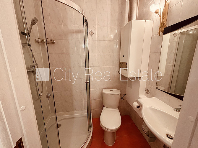 Fasādes māja, renovēta māja, teritorijas iebrauktuves vārti aprīkoti ar automatizētu Rīga - foto 9