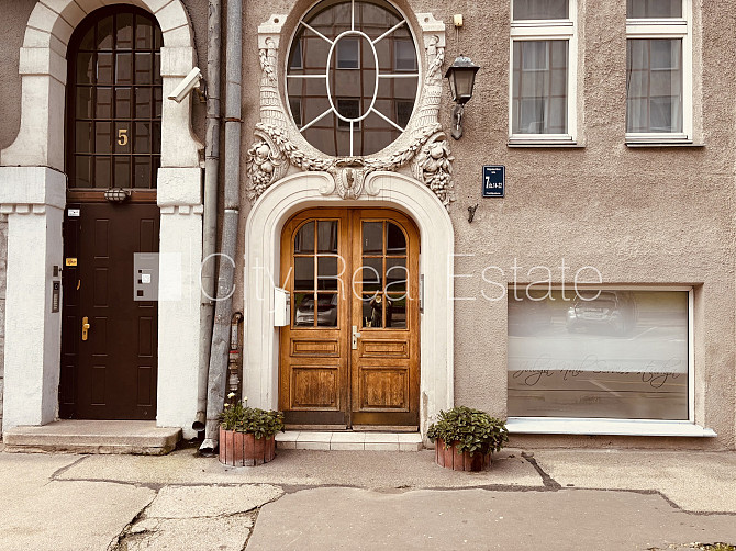 Fasādes māja, renovēta māja, teritorijas iebrauktuves vārti aprīkoti ar automatizētu Rīga - foto 15