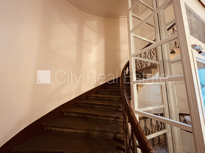 Fasādes māja, renovēta māja, teritorijas iebrauktuves vārti aprīkoti ar automatizētu Rīga - foto 16