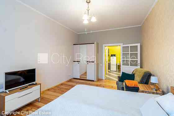 Эта квартира сдается в аренду посуточно (краткосрочная аренда), стоимость аренды Rīga