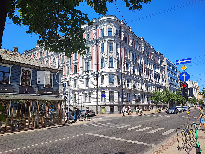 Фасадный дом, реновированный дом, закрытый двор, вход с улицы и со двора, лифт, Рига - изображение 19