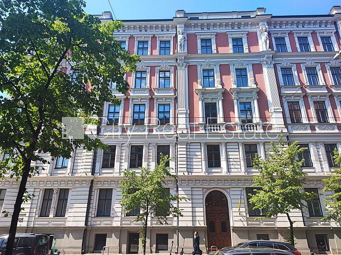 Фасадный дом, реновированный дом, закрытый двор, вход с улицы и со двора, лифт, Рига - изображение 16