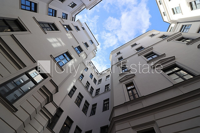 Фасадный дом, реновированный дом, закрытый двор, вход с улицы и со двора, лифт, Рига - изображение 15