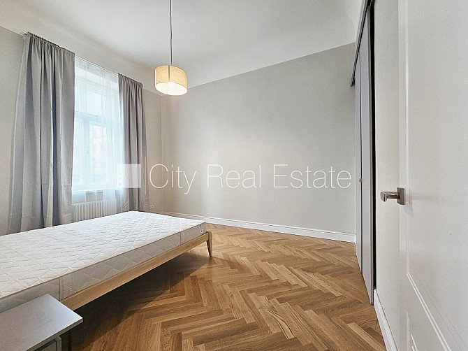 Фасадный дом, реновированный дом, закрытый двор, вход с улицы и со двора, лифт, Рига - изображение 7