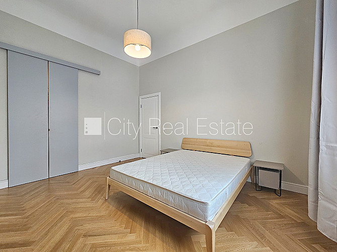 Фасадный дом, реновированный дом, закрытый двор, вход с улицы и со двора, лифт, Рига - изображение 5