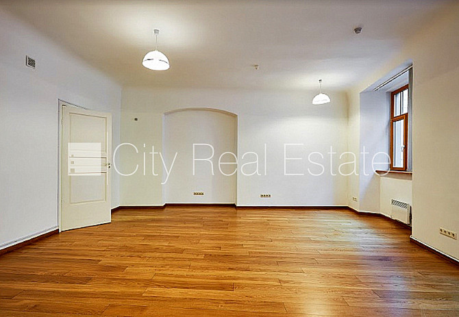 Фасадный дом, реновированный дом, благоустроенная озеленённая территория, Рига - изображение 14