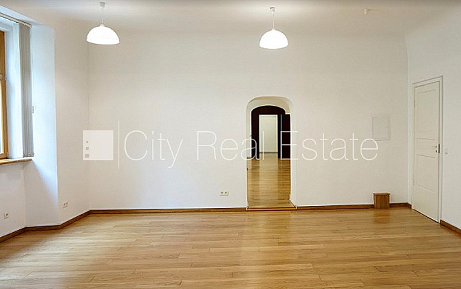 Фасадный дом, реновированный дом, благоустроенная озеленённая территория, Рига - изображение 6