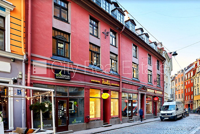 Фасадный дом, реновированный дом, благоустроенная озеленённая территория, Рига - изображение 1