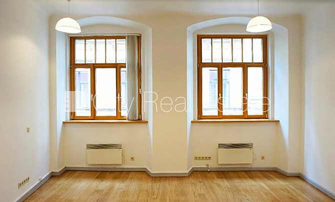 Фасадный дом, реновированный дом, благоустроенная озеленённая территория, Рига - изображение 12