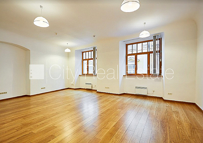 Фасадный дом, реновированный дом, благоустроенная озеленённая территория, Рига - изображение 11