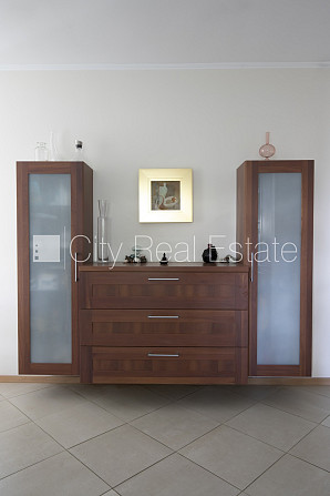 Privātmāja, labiekārtota apzaļumota teritorija 1350 m2, slēgts pagalms, vieta vairākām Jūrmala - foto 16