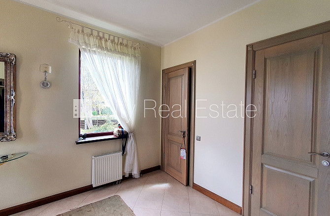 Privātmāja, jaunceltne, labiekārtota apzaļumota teritorija 3300 m2, bruģēts piebraucamais Jūrmala - foto 18