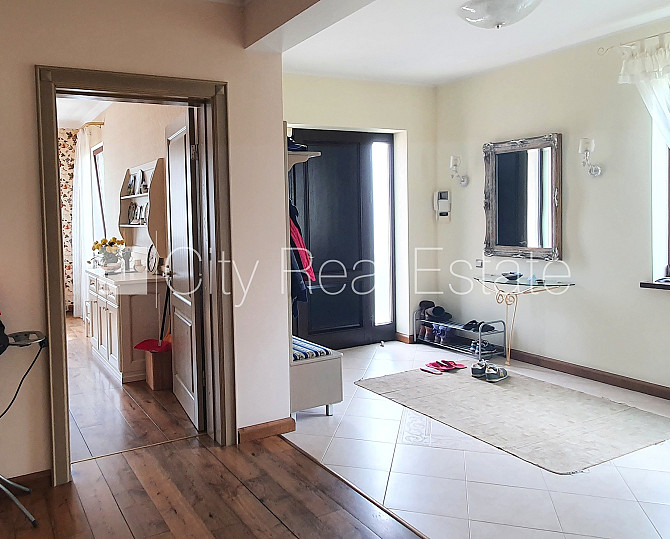 Privātmāja, jaunceltne, labiekārtota apzaļumota teritorija 3300 m2, bruģēts piebraucamais Jūrmala - foto 11