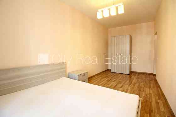 Реновированный дом, закрытый двор, вход со двора, лестничная клетка после Rīga