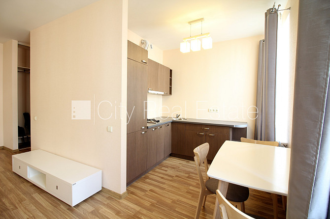 Реновированный дом, закрытый двор, вход со двора, лестничная клетка после Рига - изображение 3