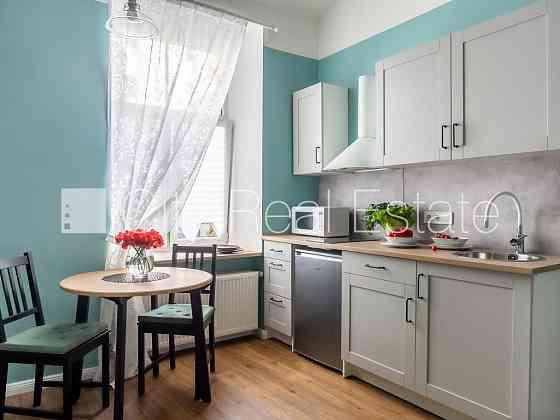 Реновированный дом, лестничная клетка после капитального ремонта, студио, кухня Rīga