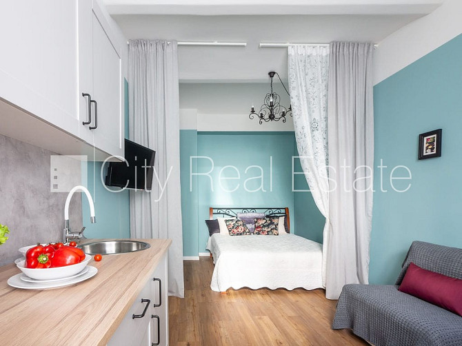 Реновированный дом, лестничная клетка после капитального ремонта, студио, кухня Рига - изображение 1