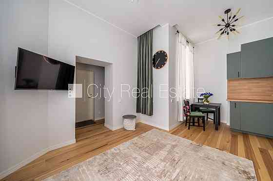 Реновированный дом, закрытый двор, вход со двора, лестничная клетка после Rīga