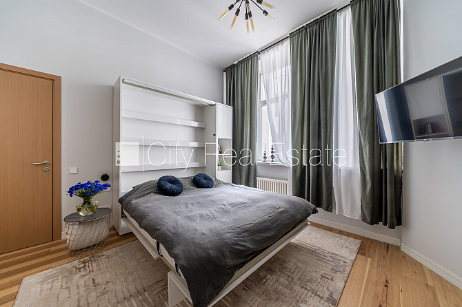 Реновированный дом, закрытый двор, вход со двора, лестничная клетка после Рига - изображение 2