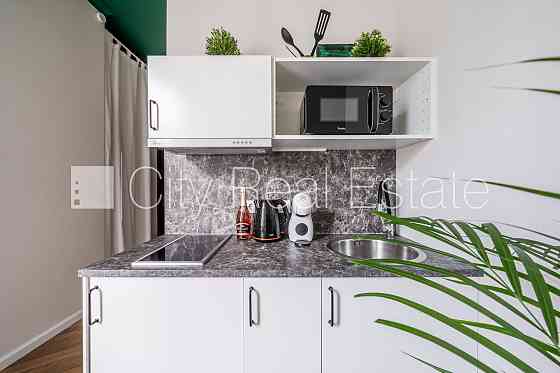 Реновированный дом, студио, кухня объединена с комнатой, центральное отопление, Rīga