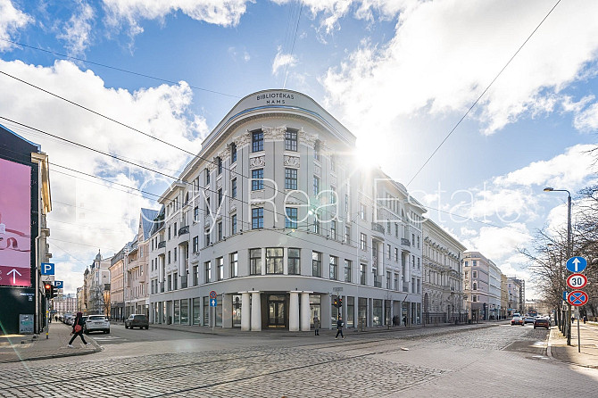 Реновированный дом, студио, кухня объединена с комнатой, центральное отопление, Рига - изображение 11