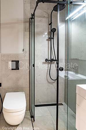 Дом во дворе, реновированный дом, благоустроенный озеленённый двор, закрытый Рига - изображение 16