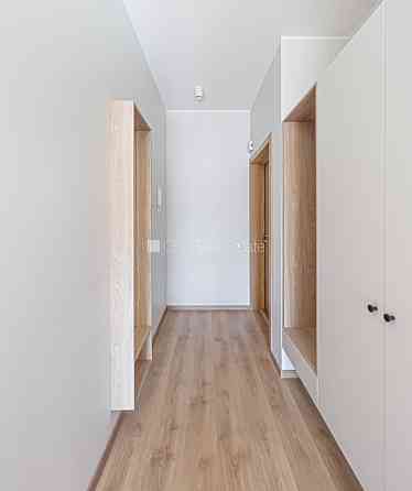 Новостройка, благоустроенный озеленённый двор, гараж на одну машину, лифт, Rīga