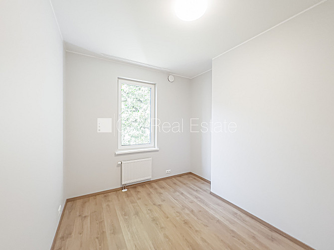 Jaunceltne, labiekārtots apzaļumots pagalms, garāža vienai automašīnai, ir lifts, balkons, Rīga - foto 12