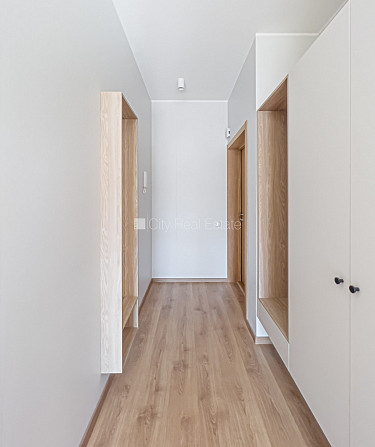 Jaunceltne, labiekārtots apzaļumots pagalms, garāža vienai automašīnai, ir lifts, balkons, Rīga - foto 5