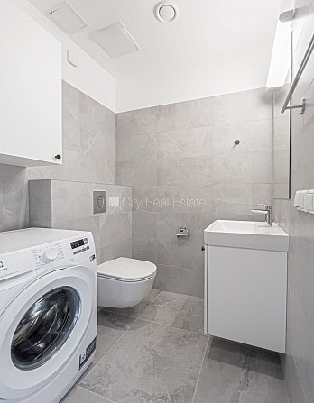 Jaunceltne, labiekārtots apzaļumots pagalms, garāža vienai automašīnai, ir lifts, balkons, Rīga - foto 15