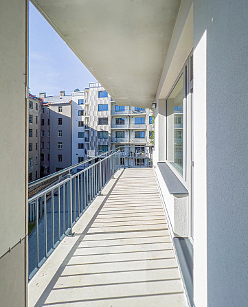 Jaunceltne, labiekārtots apzaļumots pagalms, garāža vienai automašīnai, ir lifts, balkons, Rīga - foto 9