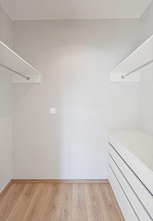 Jaunceltne, labiekārtots apzaļumots pagalms, garāža vienai automašīnai, ir lifts, balkons, Rīga - foto 18