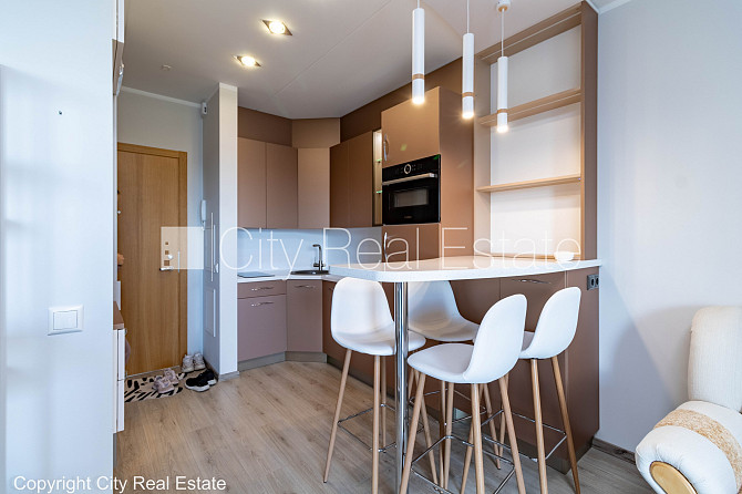 Новостройка, фасадный дом, благоустроенный озеленённый двор, территория Рига - изображение 3