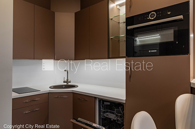 Новостройка, фасадный дом, благоустроенный озеленённый двор, территория Рига - изображение 11