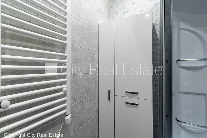 Новостройка, фасадный дом, благоустроенный озеленённый двор, территория Рига - изображение 14