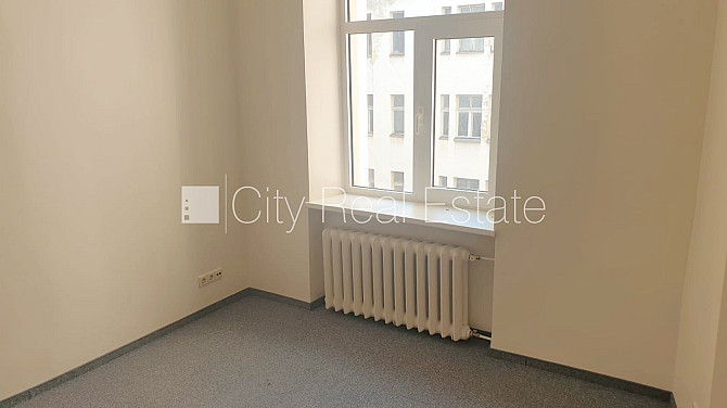 Fasādes māja, renovēta māja, objektu apsargā fiziskā apsardze, ieeja no ielas, ir lifts, Rīga - foto 10