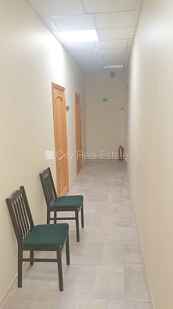 Fasādes māja, renovēta māja, objektu apsargā fiziskā apsardze, ieeja no ielas, ir lifts, Rīga - foto 16