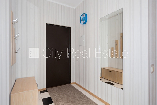 Благоустроенный озеленённый двор, закрытый двор, въездные ворота оснащены Юрмала - изображение 17