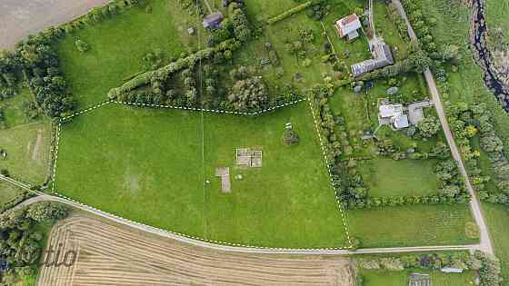 Pārdod zemi ar izbūvētiem pamatiem privātmājai un saimniecības ēkai ainaviskā vietā pie Lielupes.
Pi Бауска и Бауский край