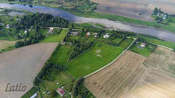 Pārdod zemi ar izbūvētiem pamatiem privātmājai un saimniecības ēkai ainaviskā vietā pie Lielupes.
Pi Бауска и Бауский край